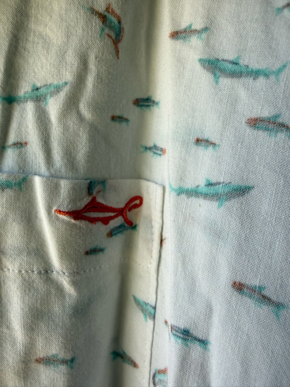 Salt Life White Short-Sleeve Button-Up Shirt with Aqua Fish Motif - Picture 4 of 5